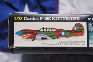 Heller 266 Curtiss P-40 E KITTYHAWK